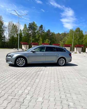 Skoda Superb cena 75000 przebieg: 176000, rok produkcji 2016 z Dębno małe 37